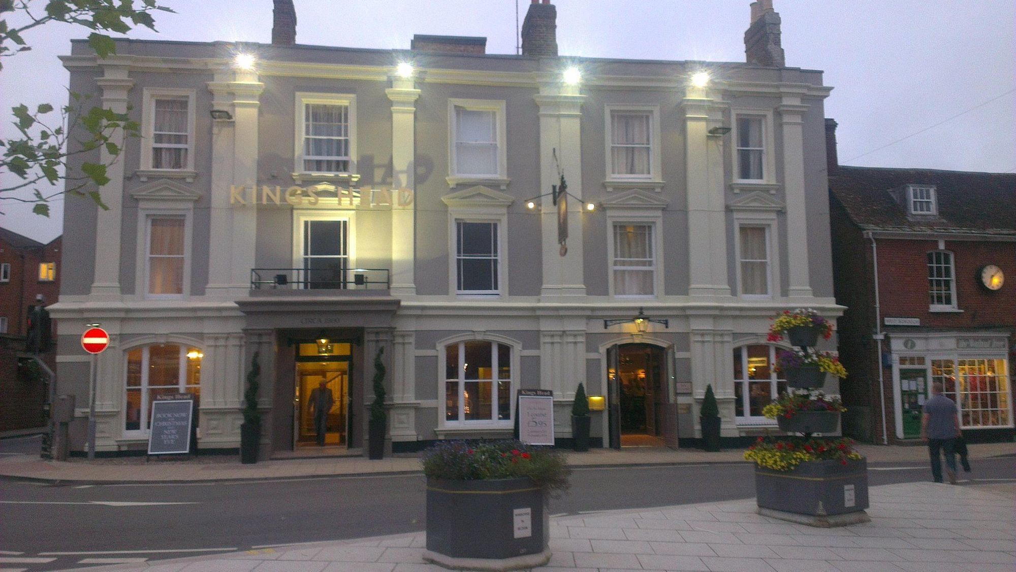 King'S Head Hotel By Greene King Inns Wimborne Minster Ngoại thất bức ảnh